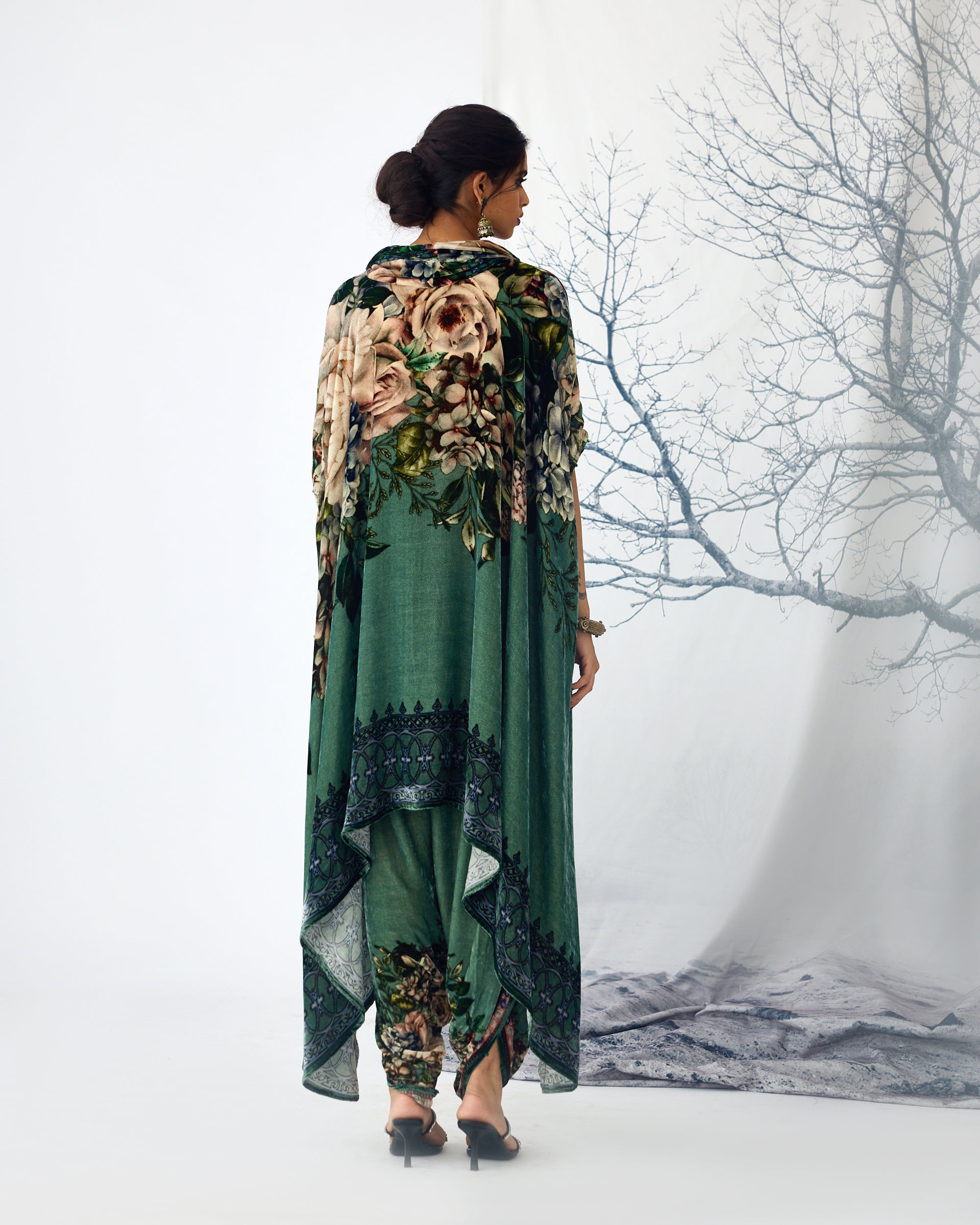 A Notting Hill Winter : Lavanya - Sage