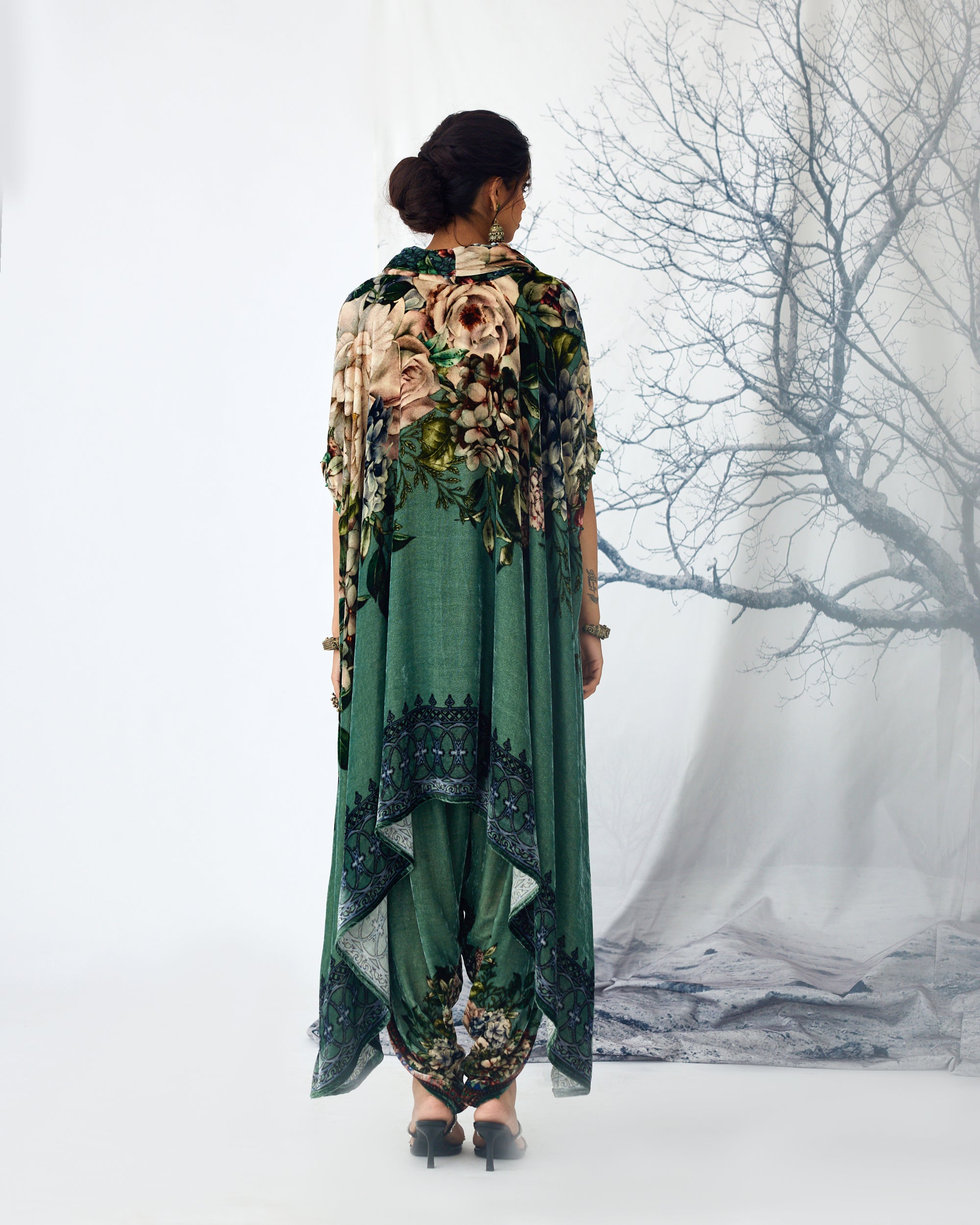 A Notting Hill Winter : Lavanya - Sage