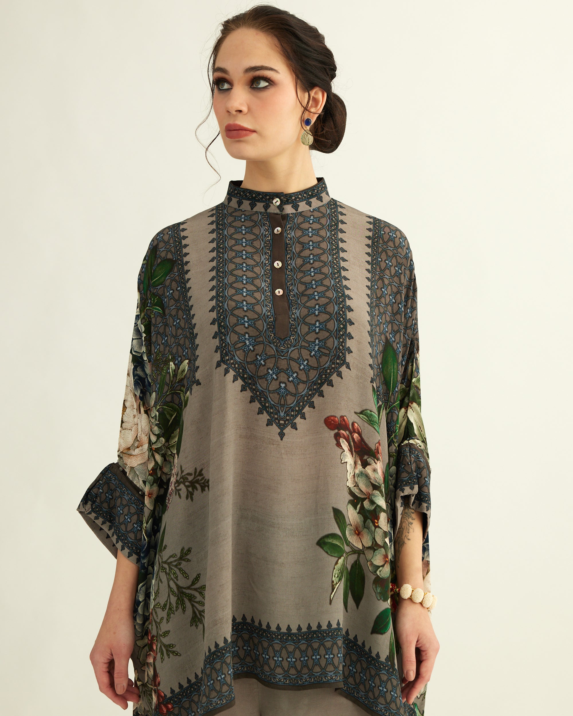 A Notting Hill Summer : Chanel - Taupe