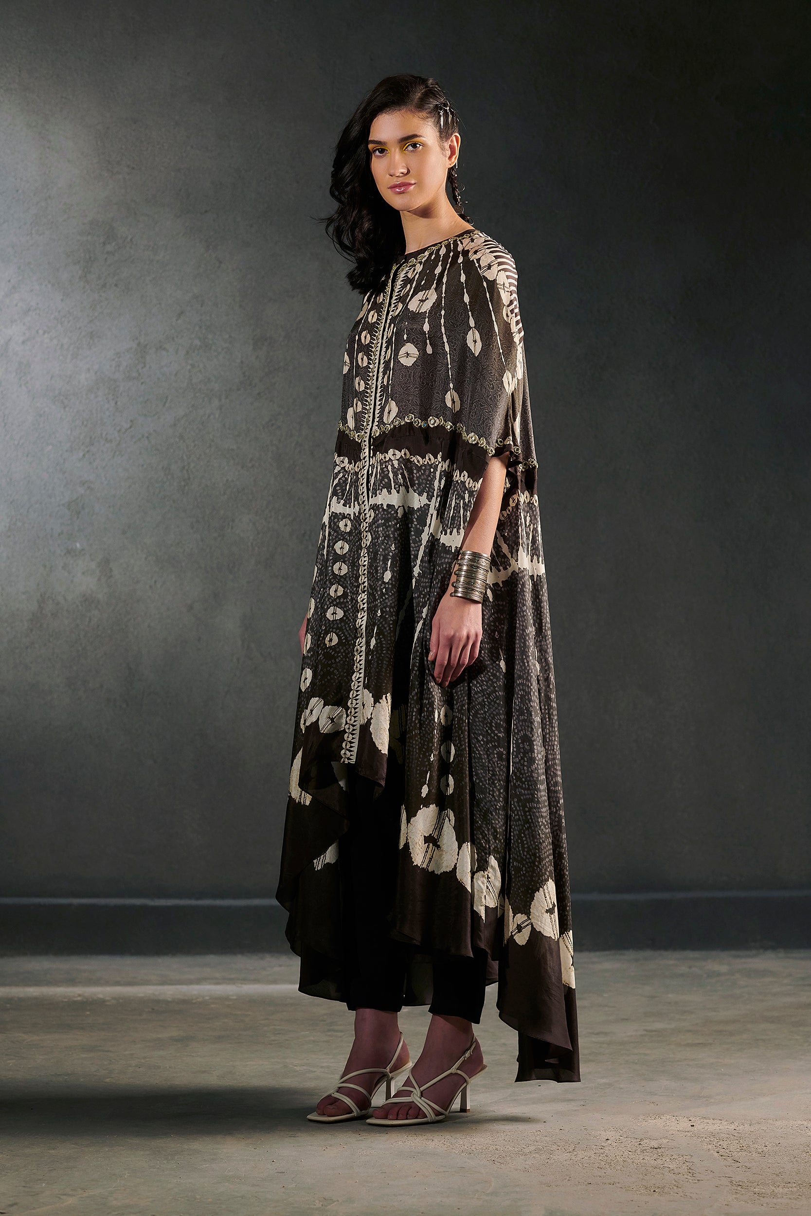 Bikaner Caprice - Black