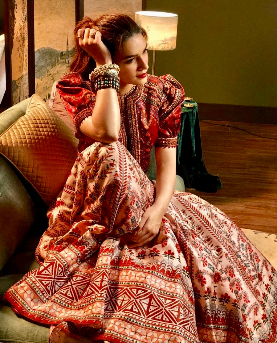 Kriti Sanon (kritisanon)