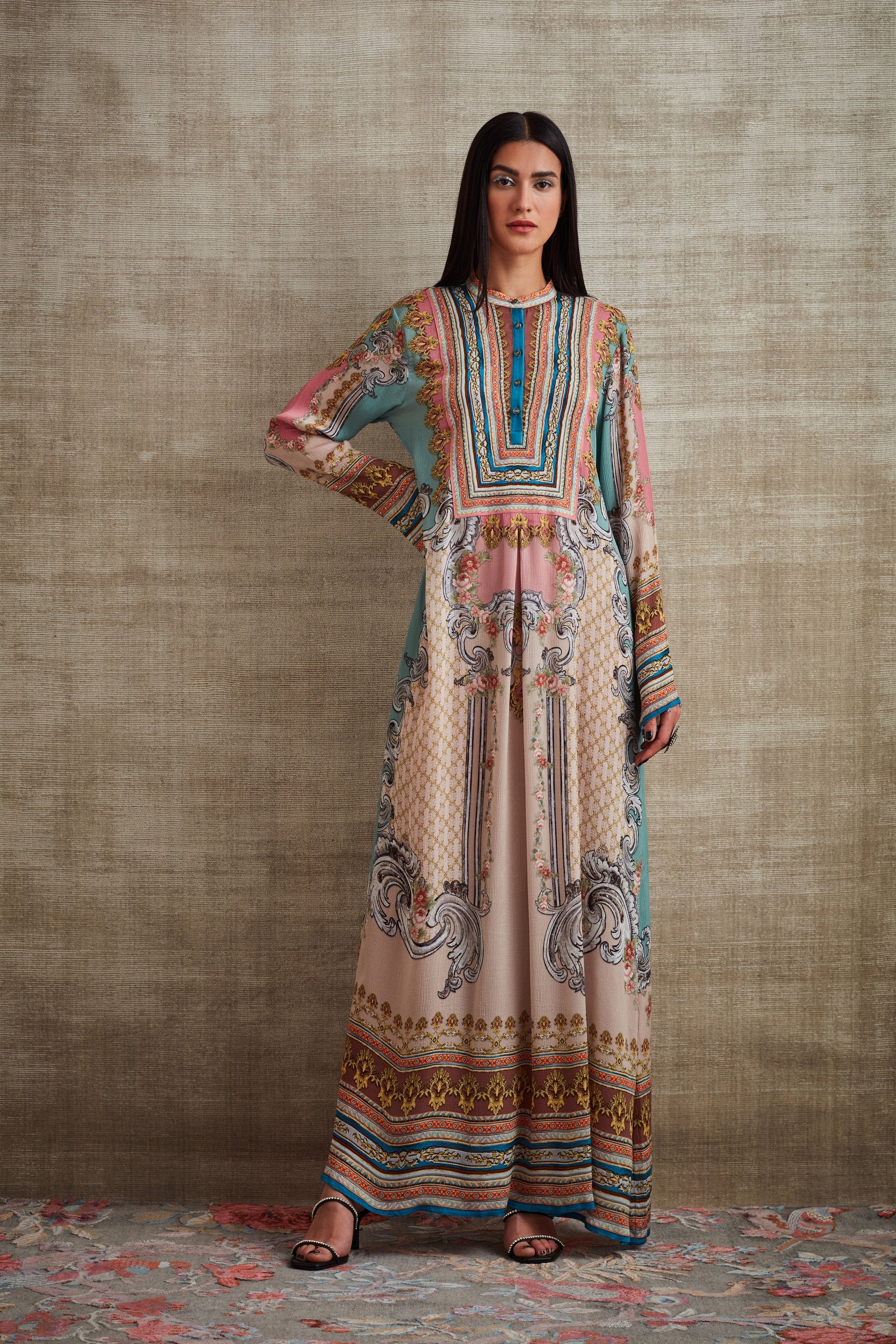 Roman Holiday : Themis - Pastel
