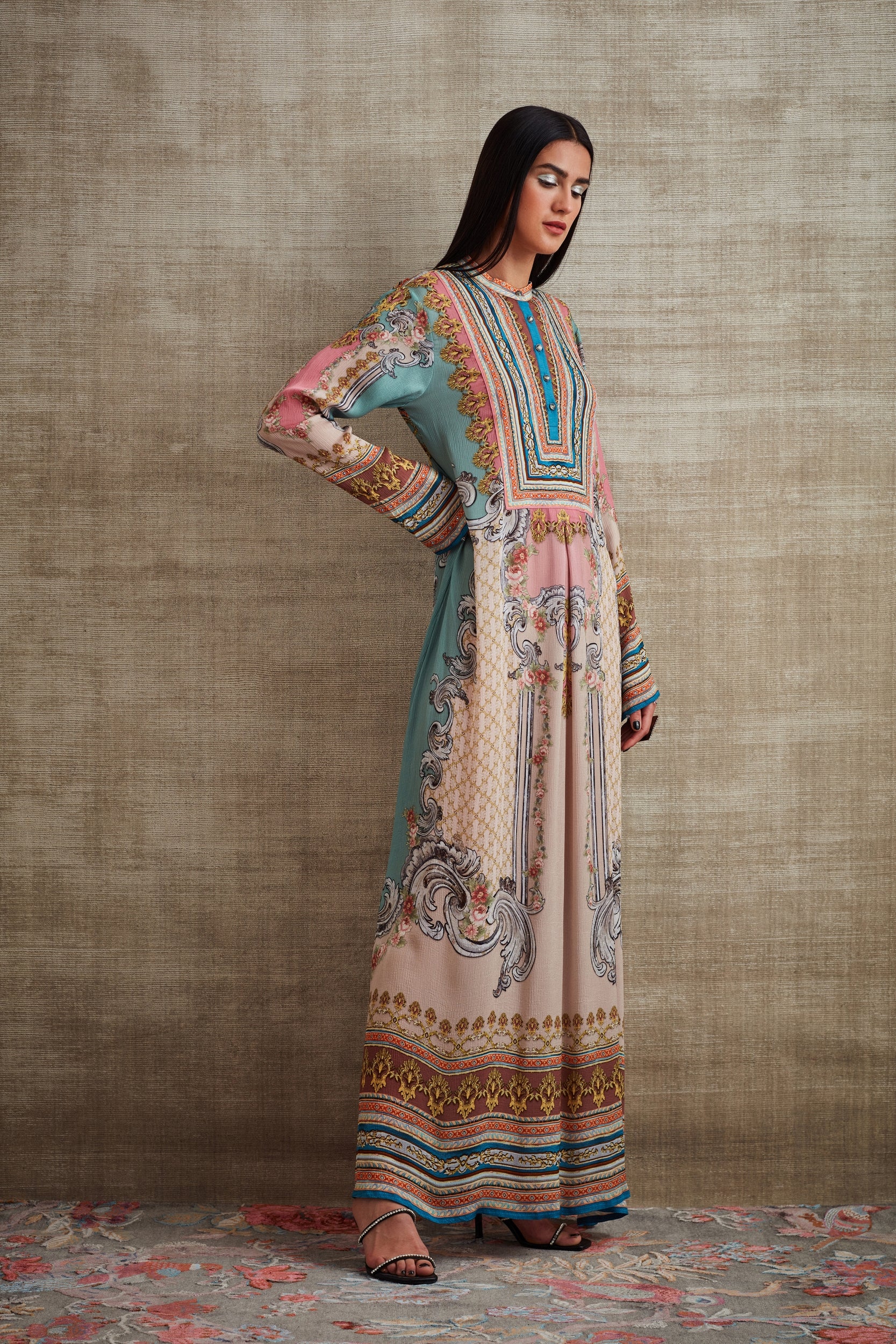 Roman Holiday : Themis - Pastel