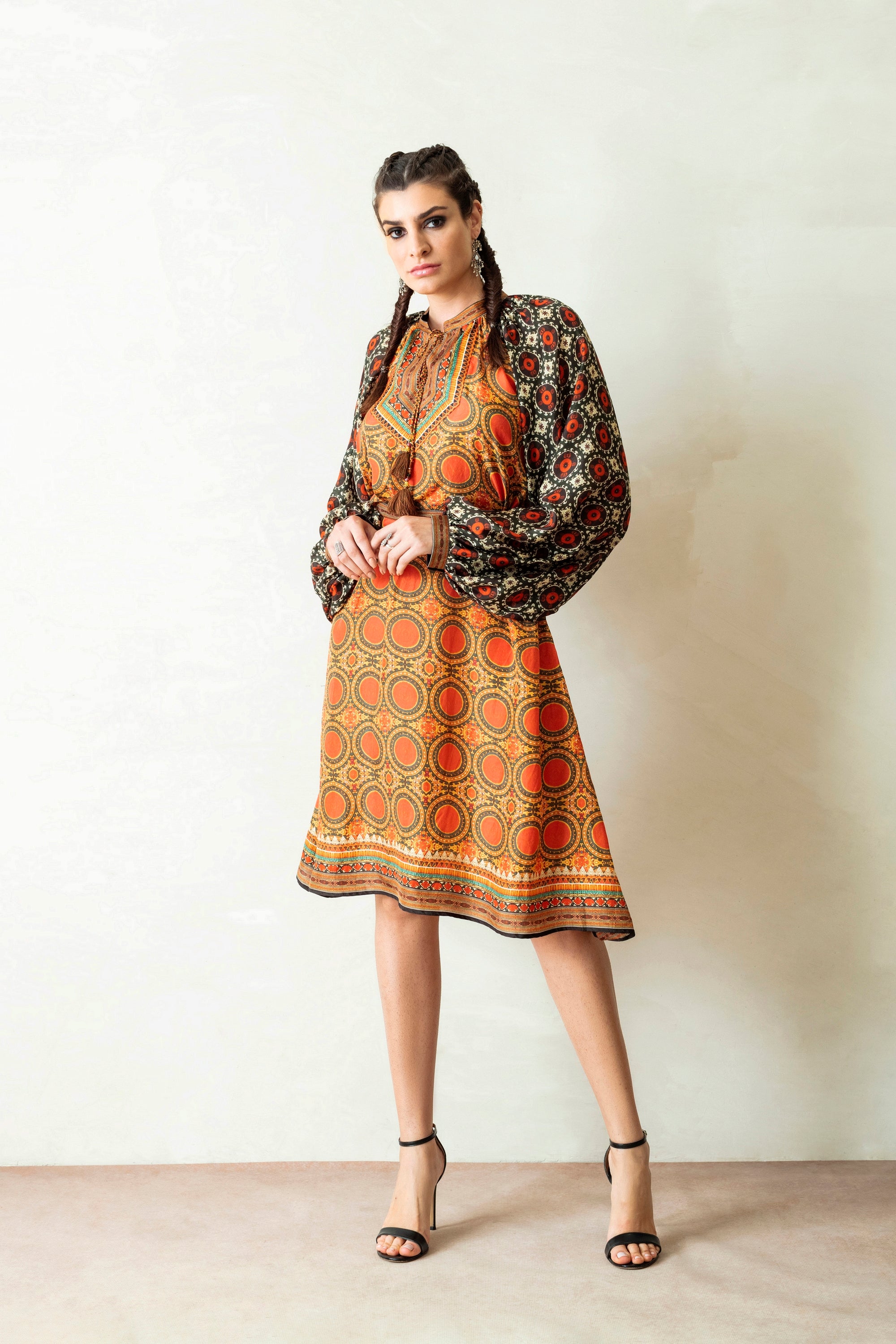 Suzani : Sakina - Maroon/Black