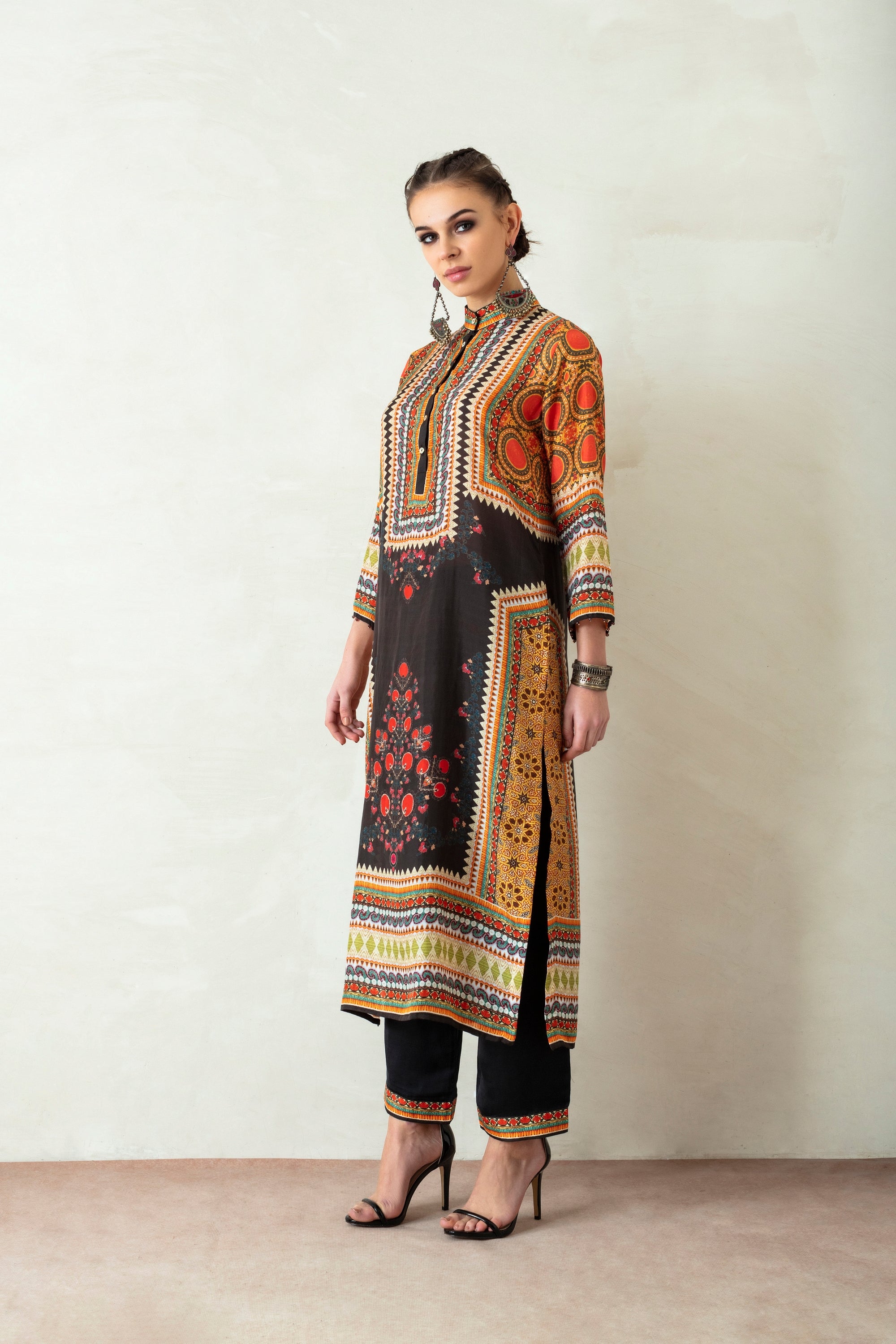 Suzani : Champa - Black