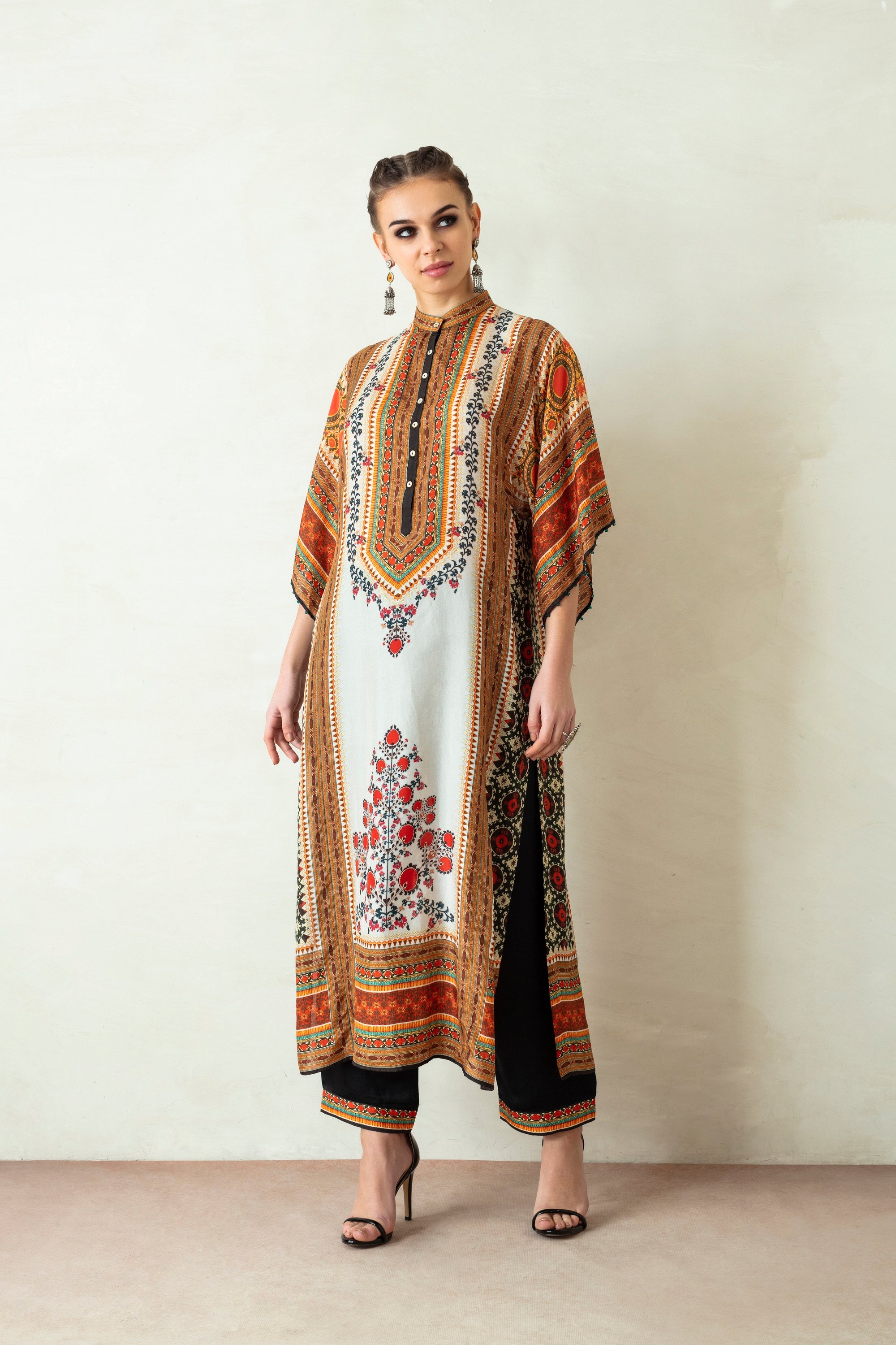 Suzani : Gayatri - Ivory
