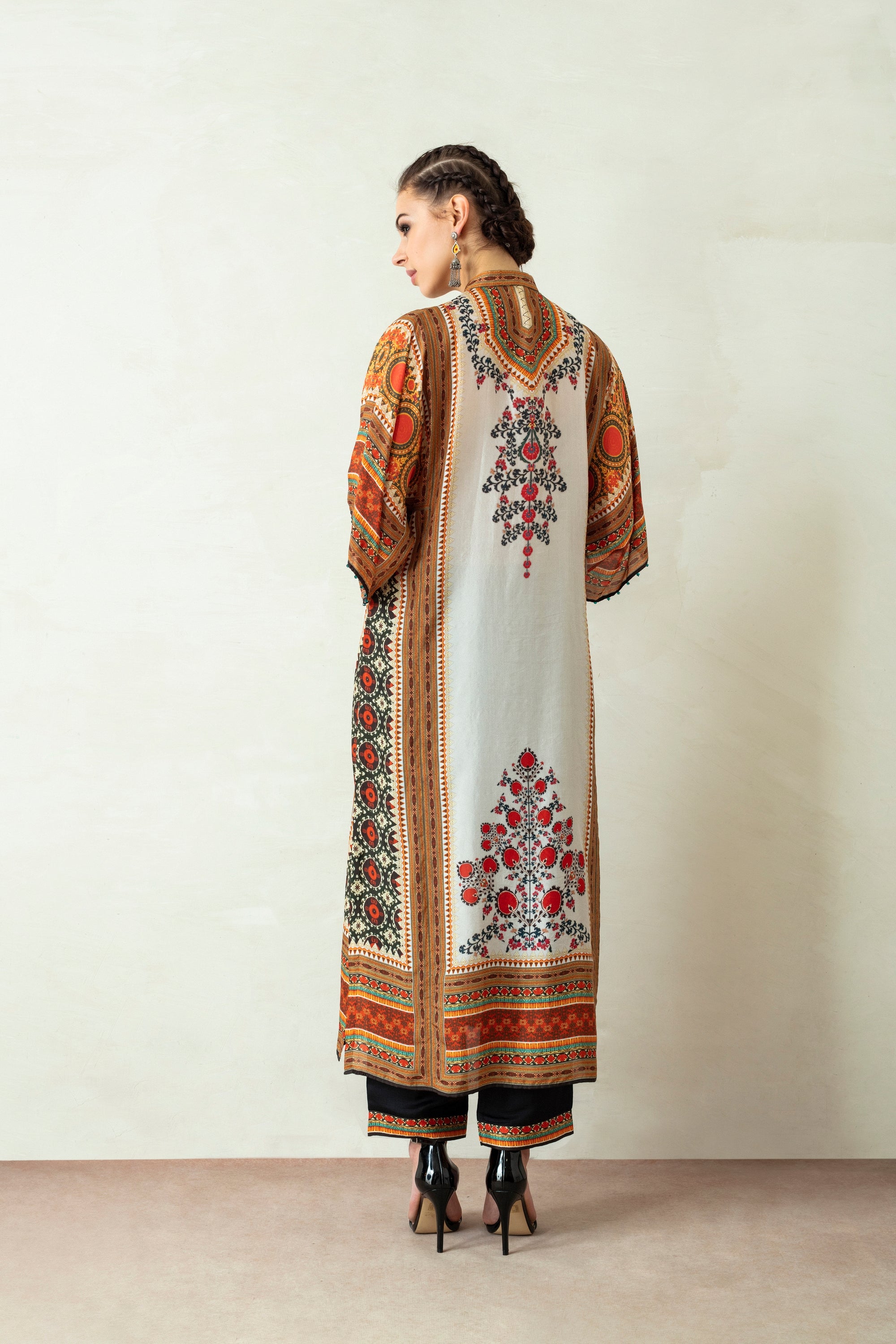 Suzani : Gayatri - Ivory