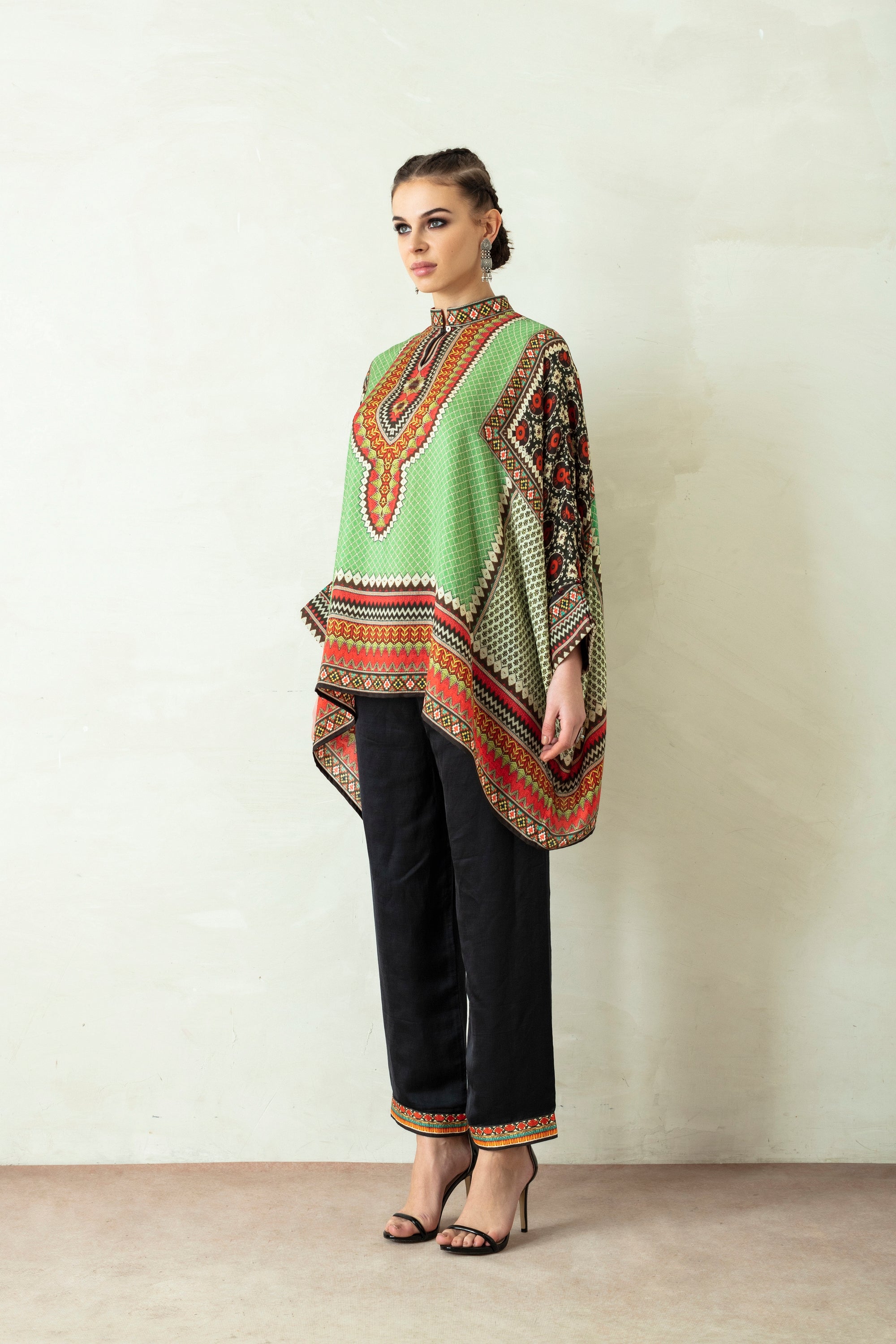 Suzani : Chanel - Parrot Green