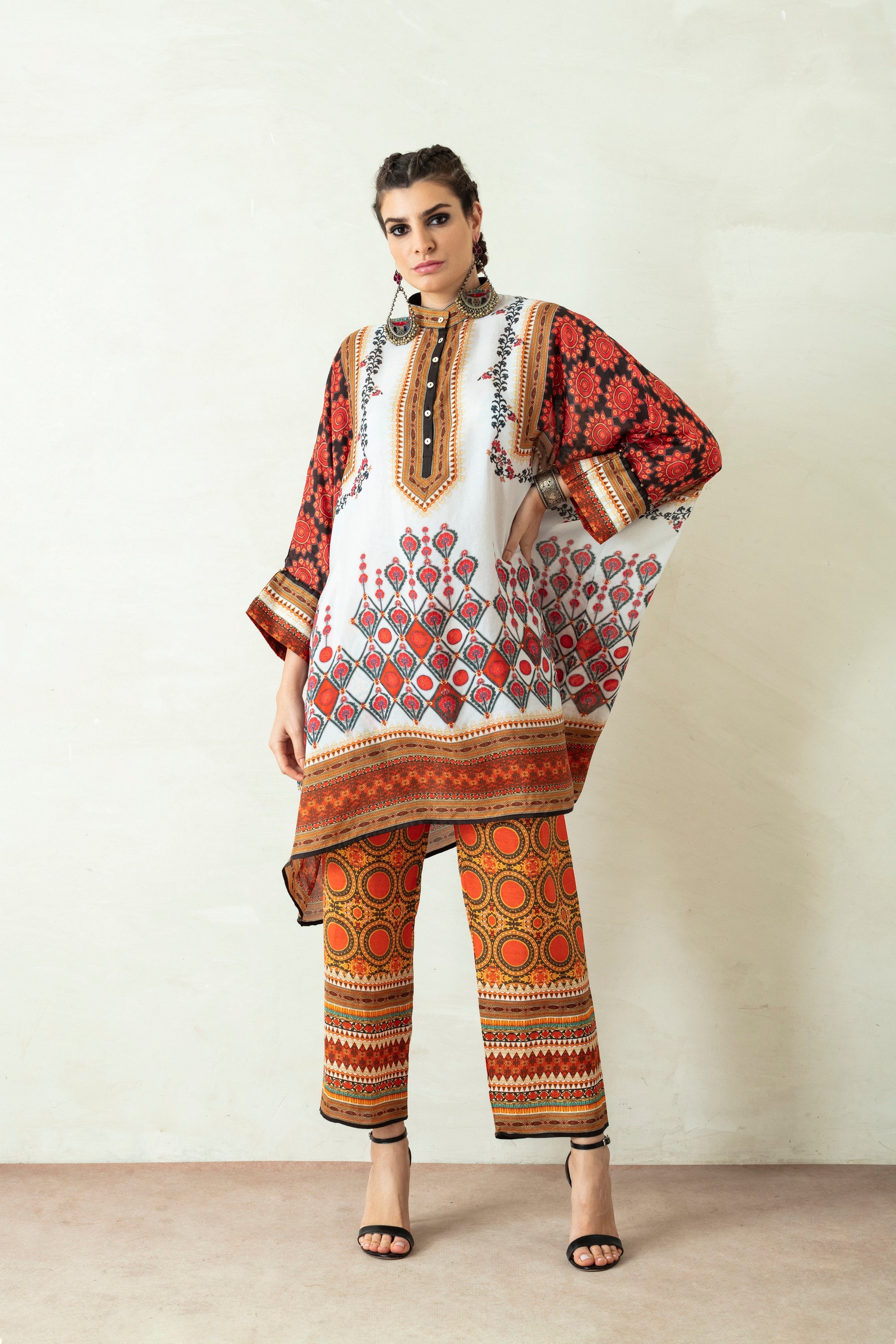 Suzani : Chanel - Ivory