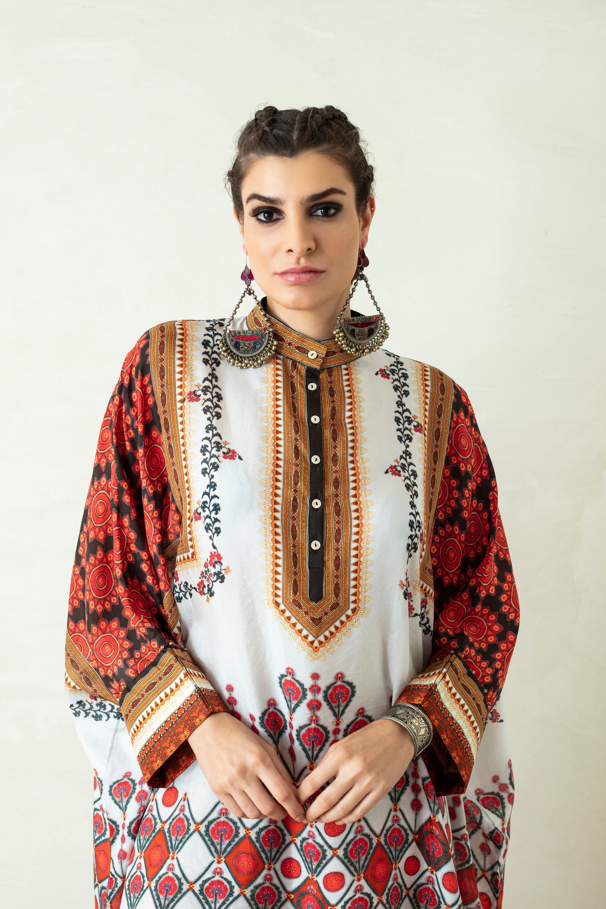 Suzani : Chanel - Ivory