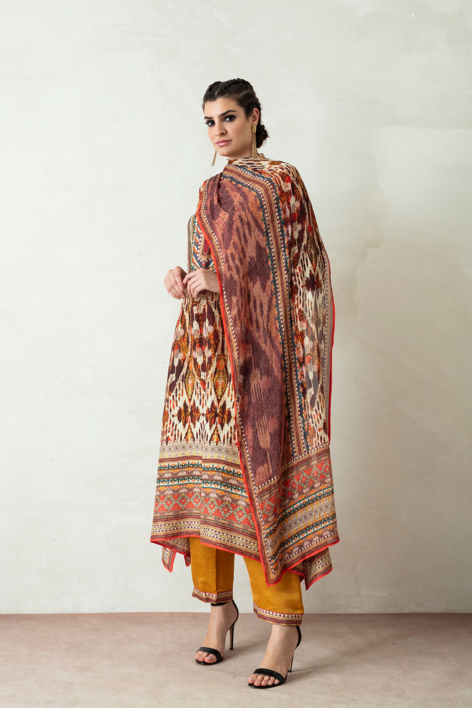 Uzbek : Zeynep - Beige/Brown