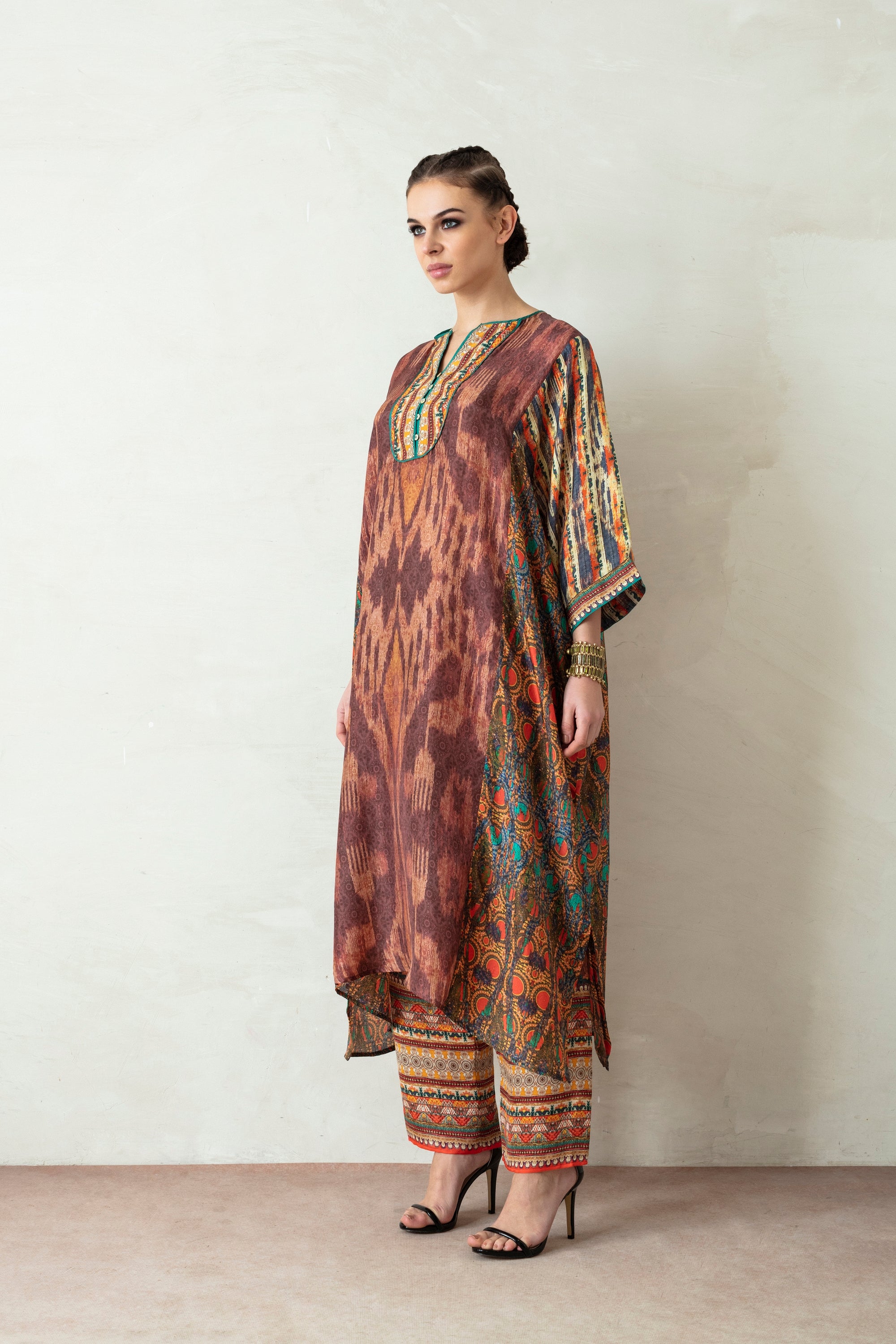 Uzbek : Madina - Turq/Brown