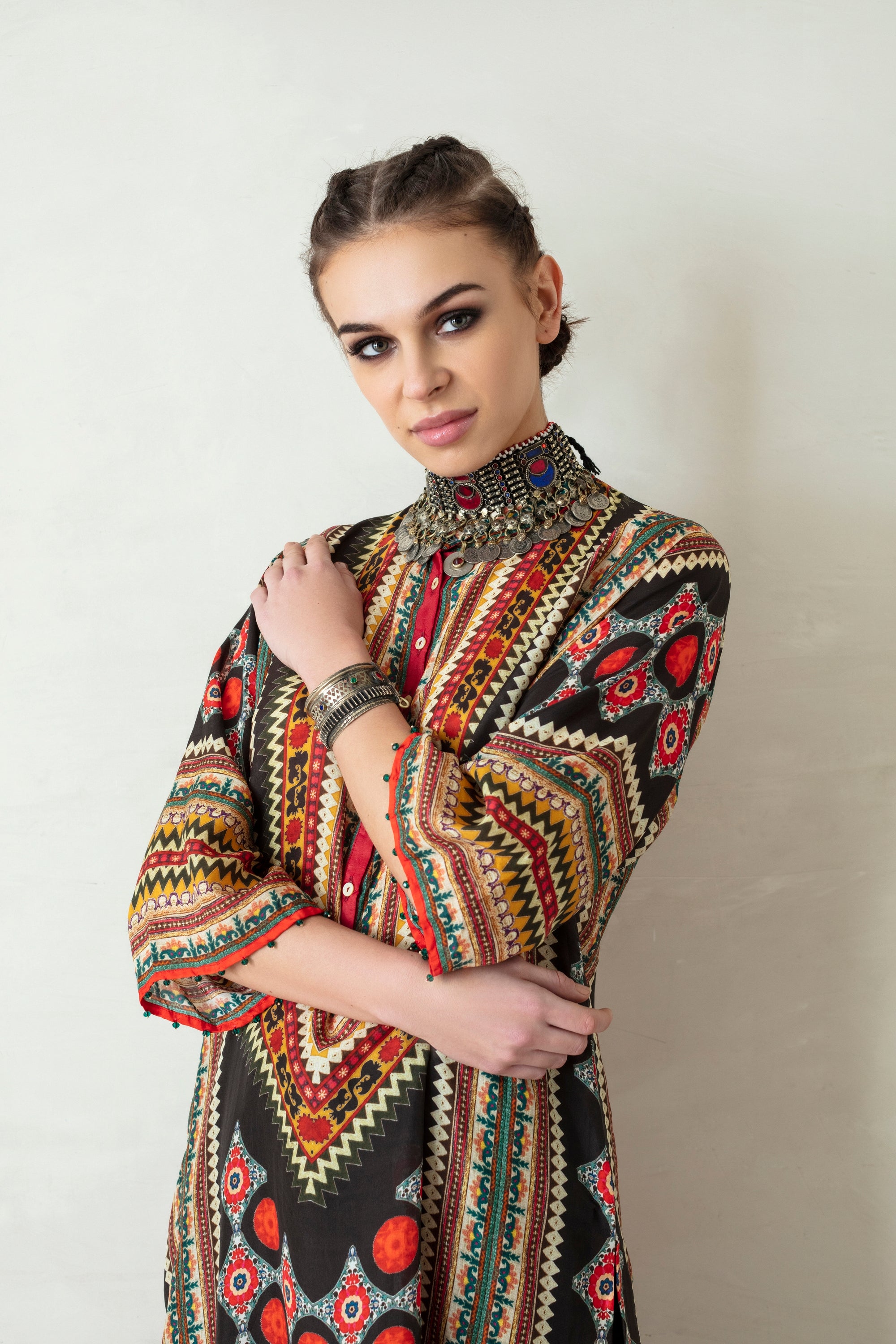 Uzbek : Ghazala - Black/Red