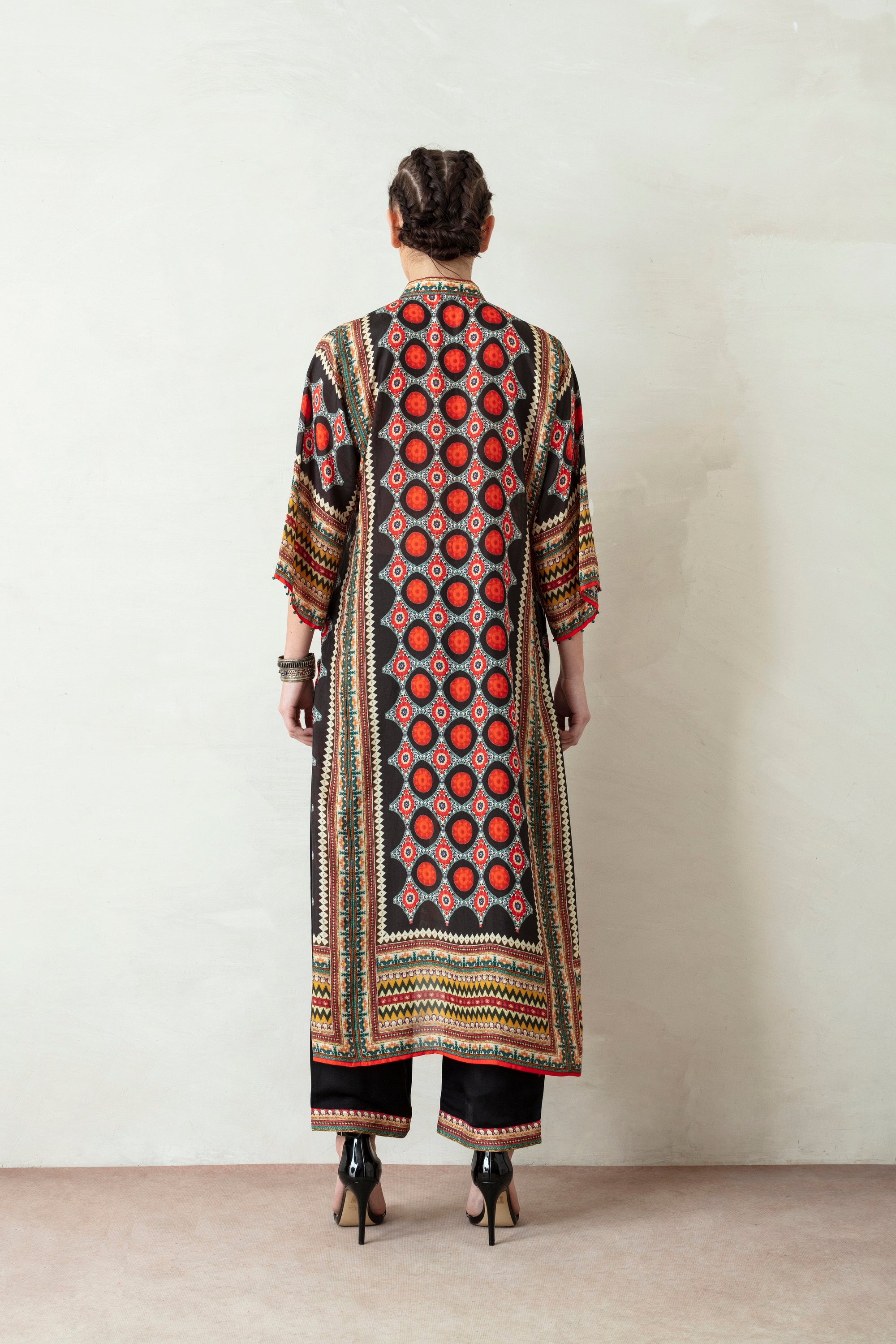 Uzbek : Ghazala - Black/Red