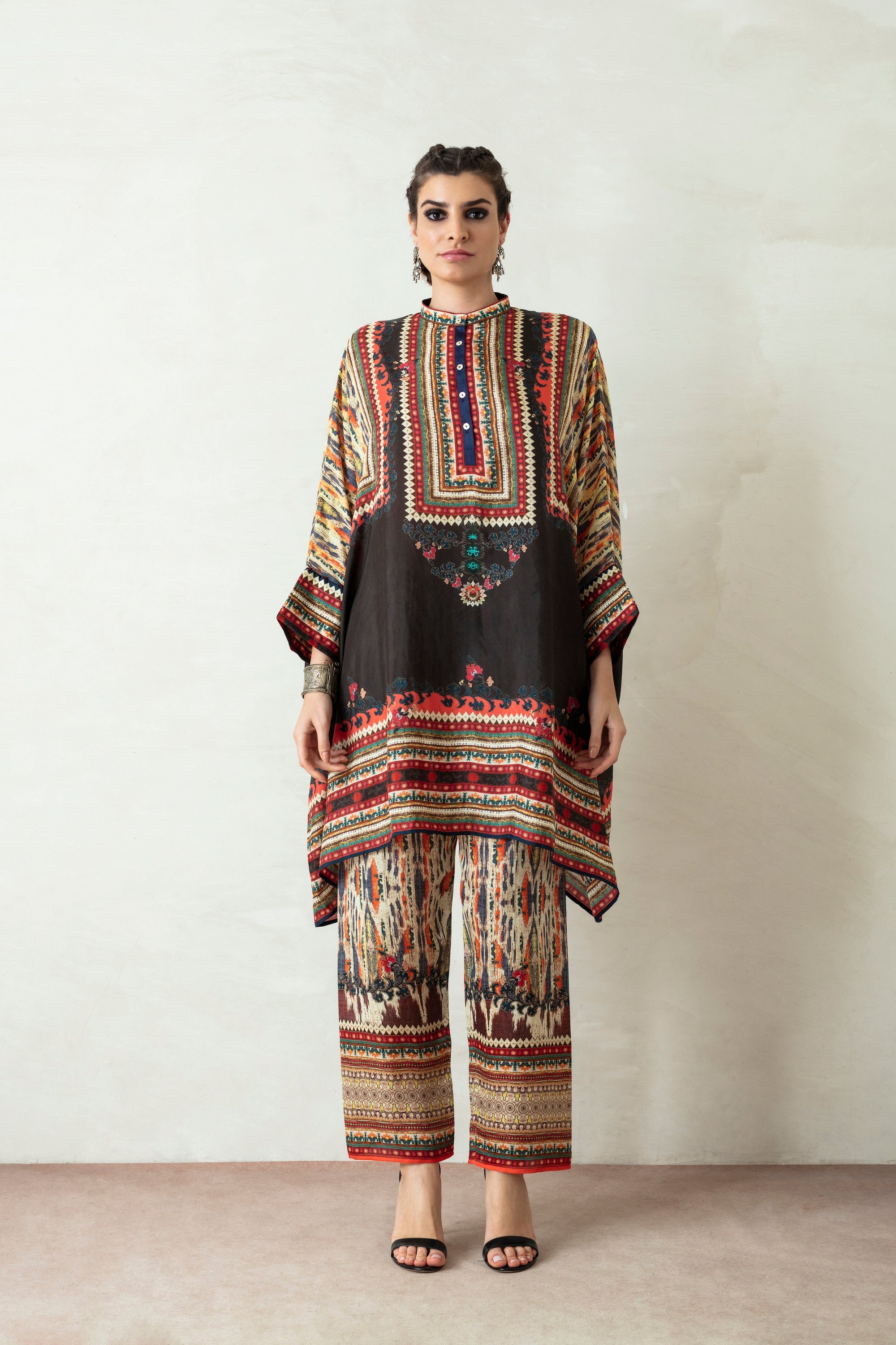 Uzbek : Chanel - Charcoal