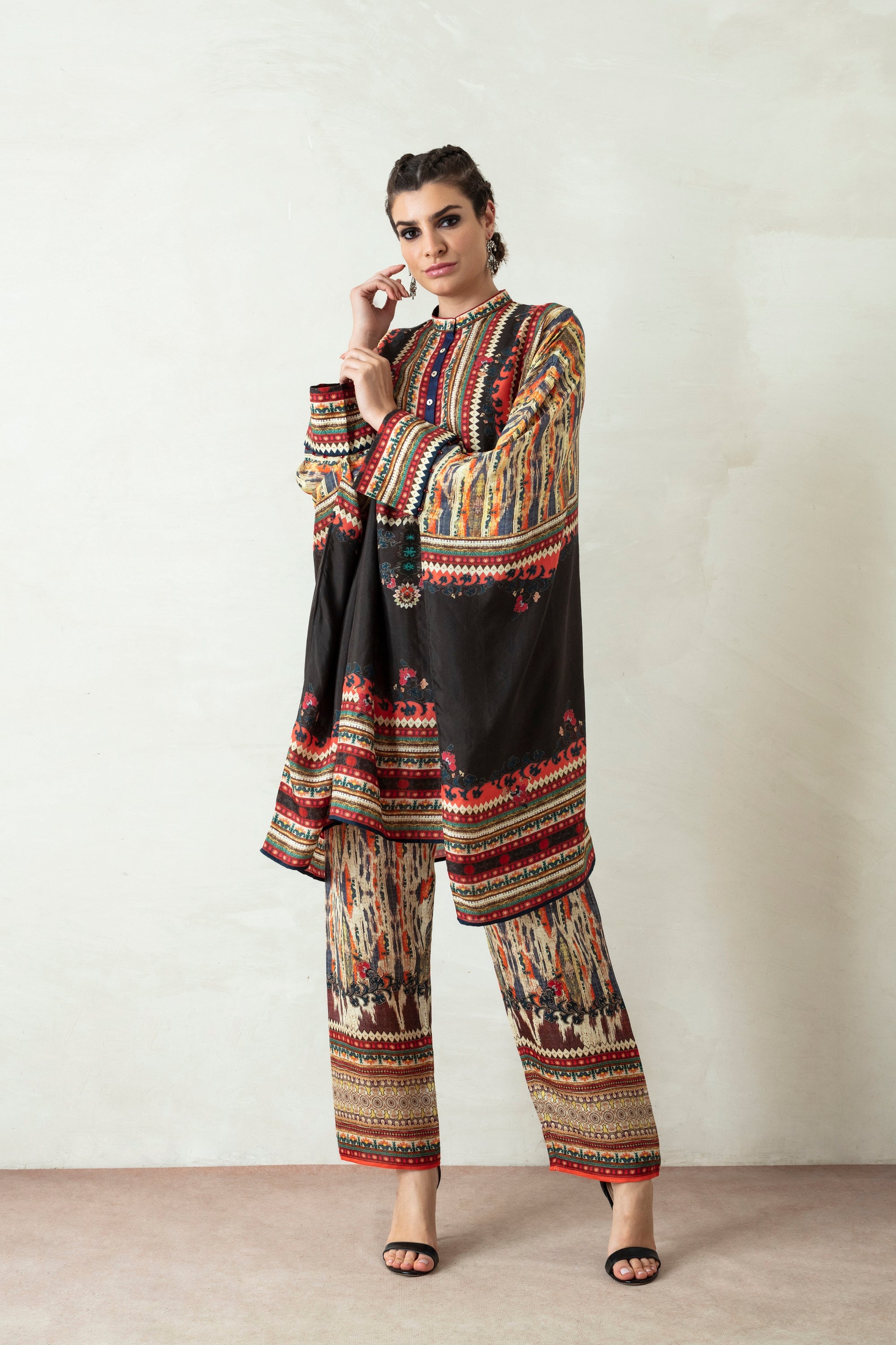 Uzbek : Chanel - Charcoal